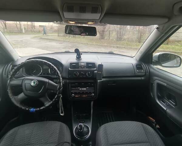 Шкода Фабія 2012 у Долине на Automoto.ua Сірий Шкода Фабія, об'ємом двигуна 1.2 л та пробігом 263 тис. км за 5500 $, фото 12 на Automoto.ua