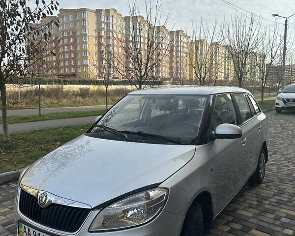 Серый Шкода Фабия, объемом двигателя 1.2 л и пробегом 193 тыс. км за 4499 $, фото 2 на Automoto.ua