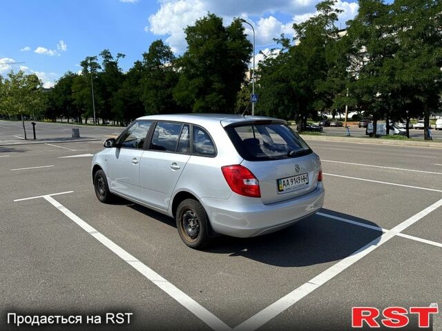 Серый Шкода Фабия, объемом двигателя 1.2 л и пробегом 189 тыс. км за 4500 $, фото 2 на Automoto.ua