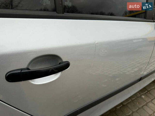 Серый Шкода Фабия, объемом двигателя 1.6 л и пробегом 250 тыс. км за 5999 $, фото 18 на Automoto.ua