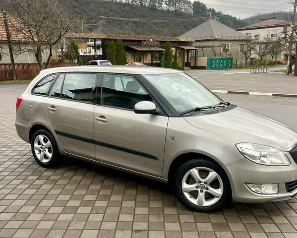 Серый Шкода Фабия, объемом двигателя 1.2 л и пробегом 148 тыс. км за 6900 $, фото 3 на Automoto.ua