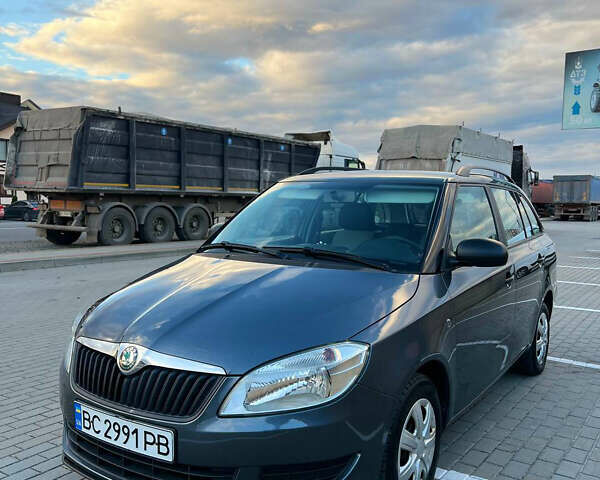 Серый Шкода Фабия, объемом двигателя 1.2 л и пробегом 295 тыс. км за 4950 $, фото 1 на Automoto.ua
