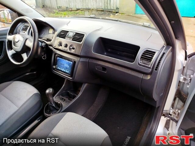 Сірий Шкода Фабія, об'ємом двигуна 1.2 л та пробігом 160 тис. км за 4800 $, фото 9 на Automoto.ua