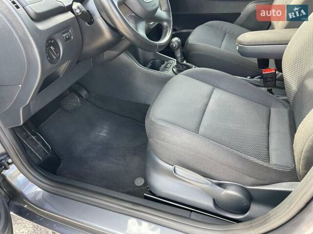 Сірий Шкода Фабія, об'ємом двигуна 1.2 л та пробігом 146 тис. км за 7999 $, фото 16 на Automoto.ua
