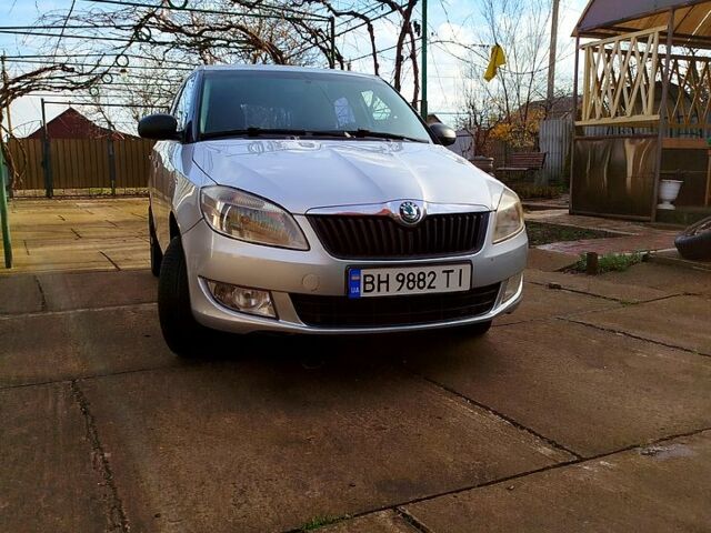 Сірий Шкода Фабія, об'ємом двигуна 1.2 л та пробігом 160 тис. км за 4800 $, фото 1 на Automoto.ua