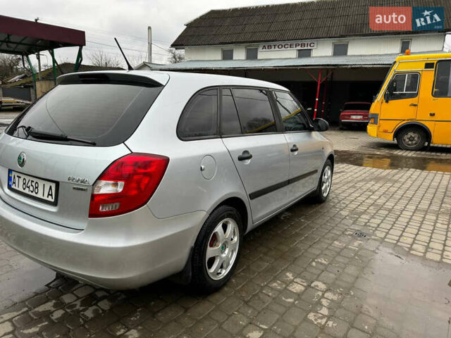 Серый Шкода Фабия, объемом двигателя 1.6 л и пробегом 250 тыс. км за 5999 $, фото 2 на Automoto.ua