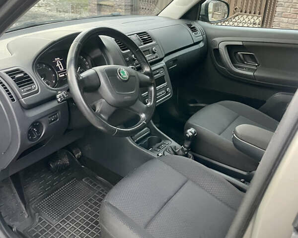 Серый Шкода Фабия, объемом двигателя 1.2 л и пробегом 148 тыс. км за 6900 $, фото 23 на Automoto.ua