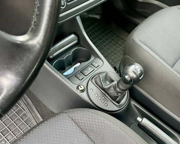 Серый Шкода Фабия, объемом двигателя 1.2 л и пробегом 148 тыс. км за 6900 $, фото 26 на Automoto.ua