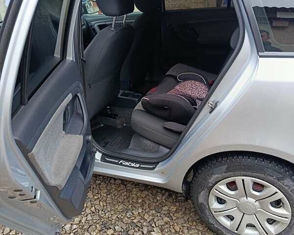 Серый Шкода Фабия, объемом двигателя 1.6 л и пробегом 254 тыс. км за 6200 $, фото 21 на Automoto.ua