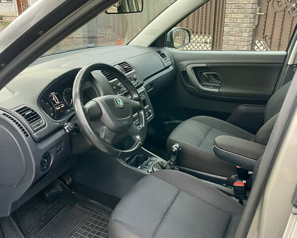 Серый Шкода Фабия, объемом двигателя 1.2 л и пробегом 148 тыс. км за 6900 $, фото 20 на Automoto.ua