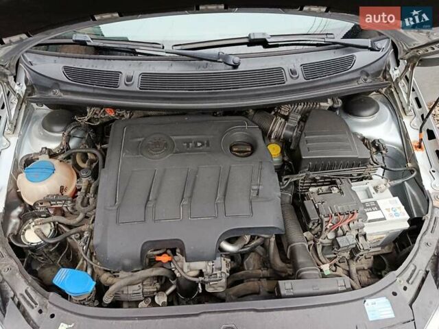 Серый Шкода Фабия, объемом двигателя 1.6 л и пробегом 254 тыс. км за 6200 $, фото 28 на Automoto.ua