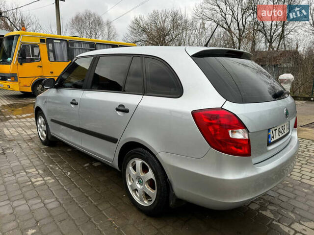 Серый Шкода Фабия, объемом двигателя 1.6 л и пробегом 250 тыс. км за 5999 $, фото 1 на Automoto.ua