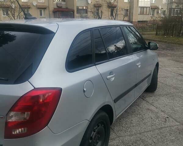 Шкода Фабія 2012 у Долине на Automoto.ua Сірий Шкода Фабія, об'ємом двигуна 1.2 л та пробігом 263 тис. км за 5500 $, фото 4 на Automoto.ua