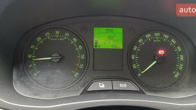 Сірий Шкода Фабія, об'ємом двигуна 1.6 л та пробігом 273 тис. км за 5998 $, фото 24 на Automoto.ua