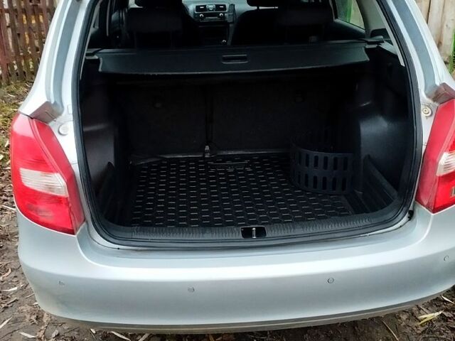 Сірий Шкода Фабія, об'ємом двигуна 1.6 л та пробігом 230 тис. км за 6200 $, фото 4 на Automoto.ua