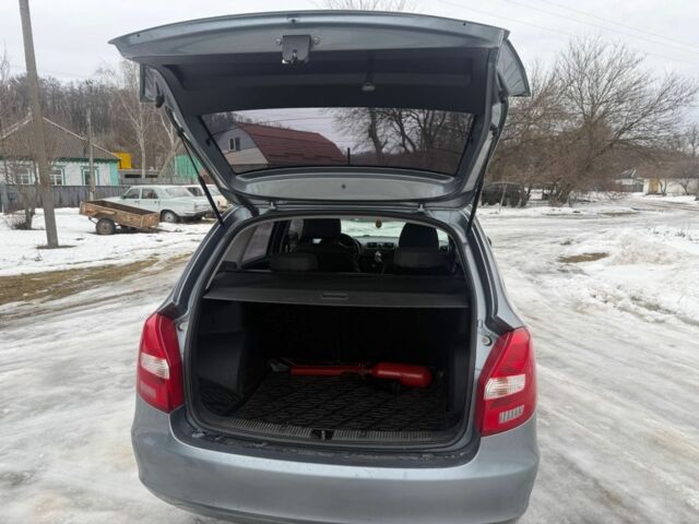 Сірий Шкода Фабія, об'ємом двигуна 1.4 л та пробігом 146 тис. км за 6800 $, фото 2 на Automoto.ua