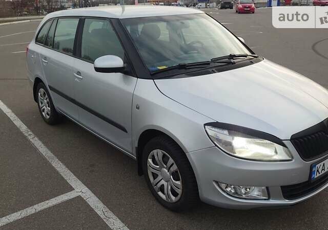 Серый Шкода Фабия, объемом двигателя 1.6 л и пробегом 274 тыс. км за 5699 $, фото 2 на Automoto.ua