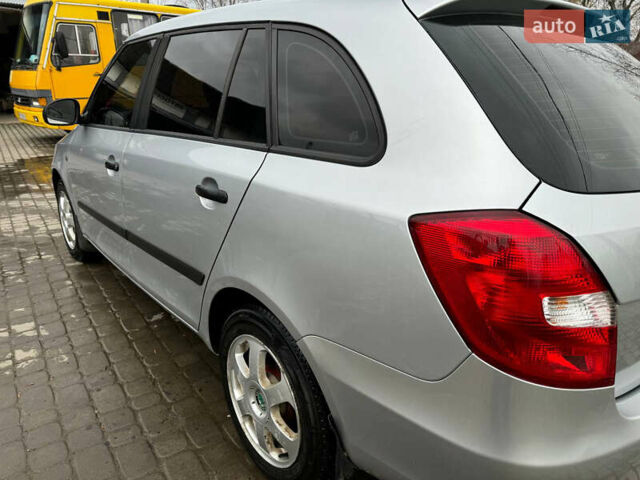 Серый Шкода Фабия, объемом двигателя 1.6 л и пробегом 250 тыс. км за 5999 $, фото 16 на Automoto.ua