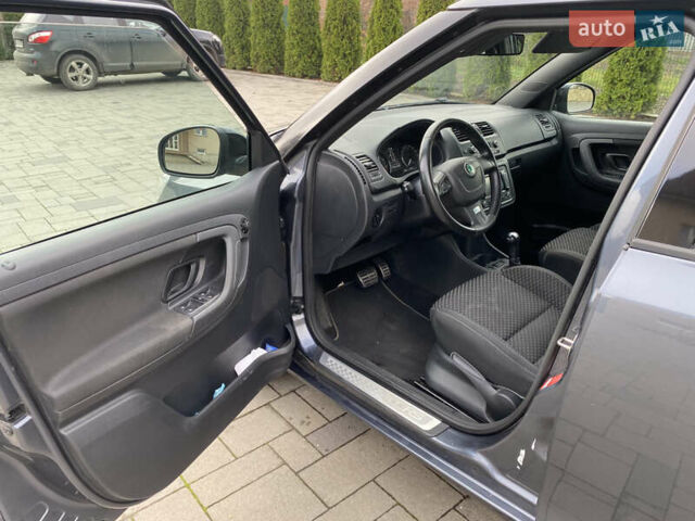 Серый Шкода Фабия, объемом двигателя 1.4 л и пробегом 219 тыс. км за 8000 $, фото 9 на Automoto.ua