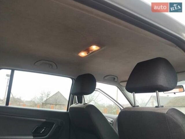 Серый Шкода Фабия, объемом двигателя 1.6 л и пробегом 270 тыс. км за 4950 $, фото 16 на Automoto.ua