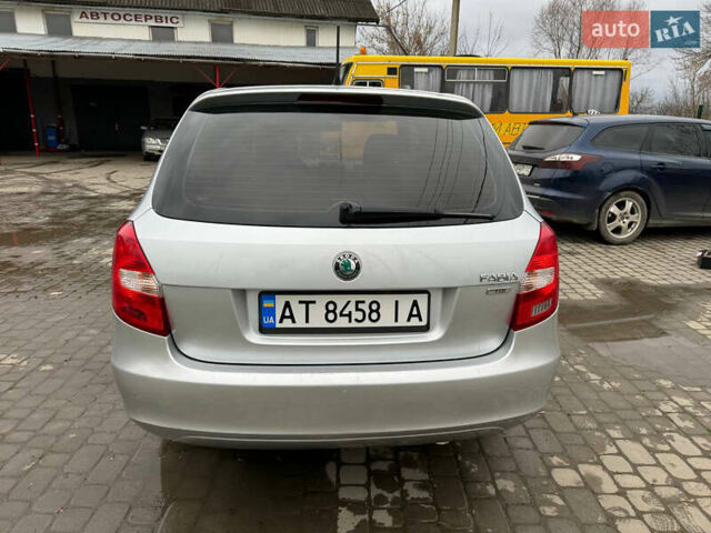 Серый Шкода Фабия, объемом двигателя 1.6 л и пробегом 250 тыс. км за 5999 $, фото 14 на Automoto.ua