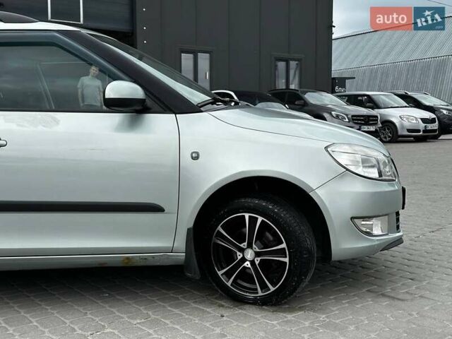 Шкода Фабия 2012 в Львове на Automoto.ua Серый Шкода Фабия, объемом двигателя 1.6 л и пробегом 267 тыс. км за 7190 $, фото 10 на Automoto.ua