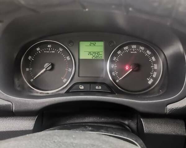 Шкода Фабія 2012 у Долине на Automoto.ua Сірий Шкода Фабія, об'ємом двигуна 1.2 л та пробігом 263 тис. км за 5500 $, фото 7 на Automoto.ua