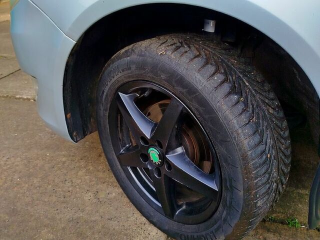 Серый Шкода Фабия, объемом двигателя 1.2 л и пробегом 160 тыс. км за 4800 $, фото 7 на Automoto.ua