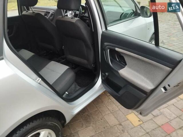 Серый Шкода Фабия, объемом двигателя 1.6 л и пробегом 270 тыс. км за 4950 $, фото 15 на Automoto.ua