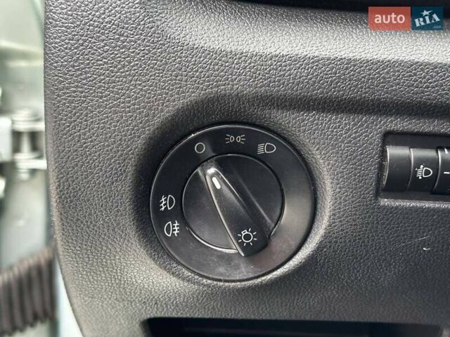 Шкода Фабия 2012 в Львове на Automoto.ua Серый Шкода Фабия, объемом двигателя 1.6 л и пробегом 267 тыс. км за 7190 $, фото 16 на Automoto.ua