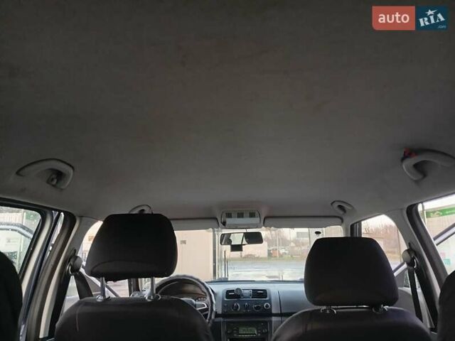 Серый Шкода Фабия, объемом двигателя 1.2 л и пробегом 208 тыс. км за 6200 $, фото 5 на Automoto.ua