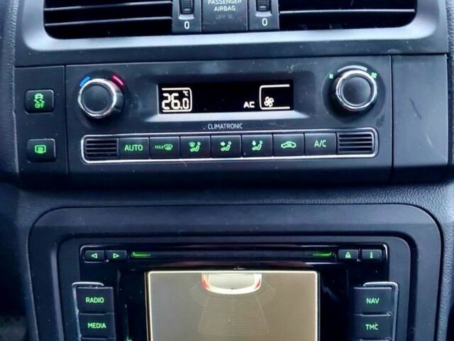 Шкода Фабия 2013 в Ужгороде на Automoto.ua Серый Шкода Фабия, объемом двигателя 0 л и пробегом 144 тыс. км за 7500 $, фото 3 на Automoto.ua