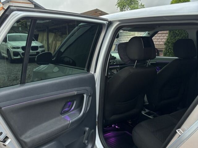 Серый Шкода Фабия, объемом двигателя 1.6 л и пробегом 274 тыс. км за 6500 $, фото 13 на Automoto.ua