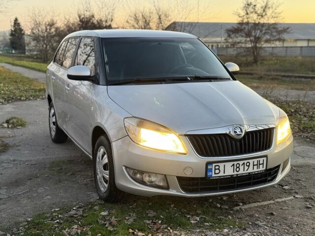 Серый Шкода Фабия, объемом двигателя 1.4 л и пробегом 240 тыс. км за 4750 $, фото 2 на Automoto.ua