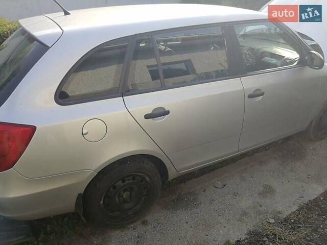 Серый Шкода Фабия, объемом двигателя 1.6 л и пробегом 260 тыс. км за 6800 $, фото 7 на Automoto.ua