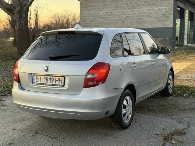 Серый Шкода Фабия, объемом двигателя 1.4 л и пробегом 240 тыс. км за 4750 $, фото 3 на Automoto.ua