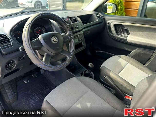 Серый Шкода Фабия, объемом двигателя 1.6 л и пробегом 220 тыс. км за 6100 $, фото 4 на Automoto.ua