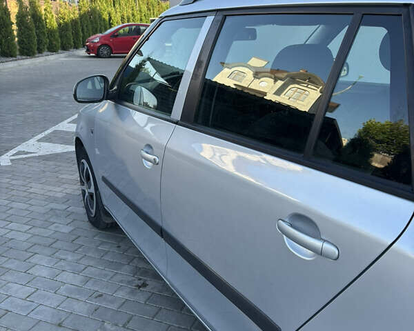Сірий Шкода Фабія, об'ємом двигуна 1.6 л та пробігом 309 тис. км за 5750 $, фото 28 на Automoto.ua