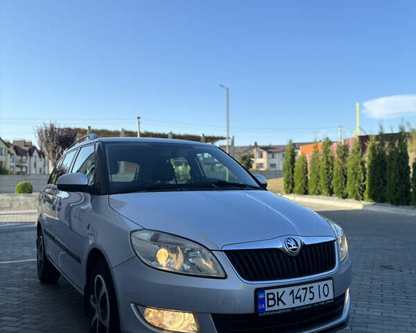 Сірий Шкода Фабія, об'ємом двигуна 1.6 л та пробігом 309 тис. км за 5750 $, фото 3 на Automoto.ua