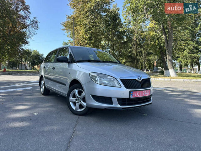 Серый Шкода Фабия, объемом двигателя 1.4 л и пробегом 196 тыс. км за 6150 $, фото 3 на Automoto.ua