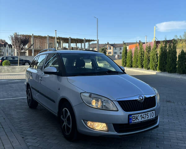 Сірий Шкода Фабія, об'ємом двигуна 1.6 л та пробігом 309 тис. км за 5750 $, фото 1 на Automoto.ua