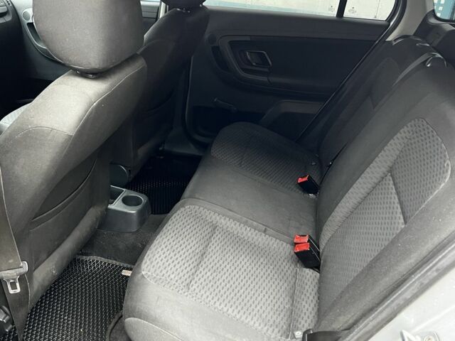 Серый Шкода Фабия, объемом двигателя 1.4 л и пробегом 350 тыс. км за 3700 $, фото 7 на Automoto.ua