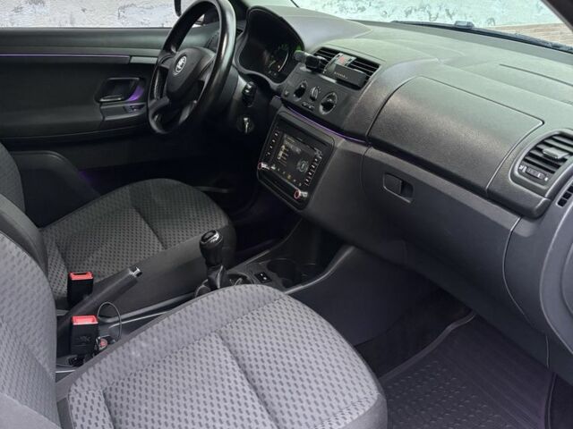 Серый Шкода Фабия, объемом двигателя 1.6 л и пробегом 274 тыс. км за 6500 $, фото 23 на Automoto.ua