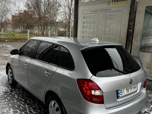 Серый Шкода Фабия, объемом двигателя 1.4 л и пробегом 350 тыс. км за 3700 $, фото 4 на Automoto.ua