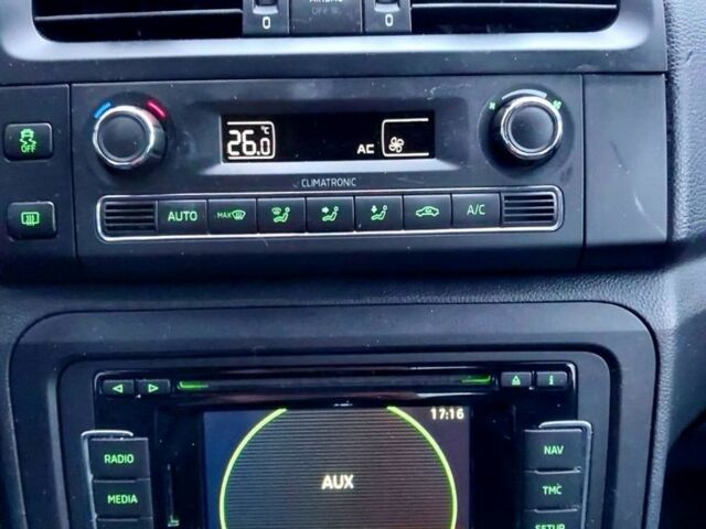 Шкода Фабия 2013 в Ужгороде на Automoto.ua Серый Шкода Фабия, объемом двигателя 0 л и пробегом 144 тыс. км за 7500 $, фото 5 на Automoto.ua