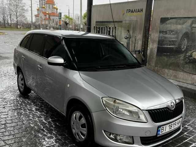 Серый Шкода Фабия, объемом двигателя 1.4 л и пробегом 350 тыс. км за 3700 $, фото 2 на Automoto.ua