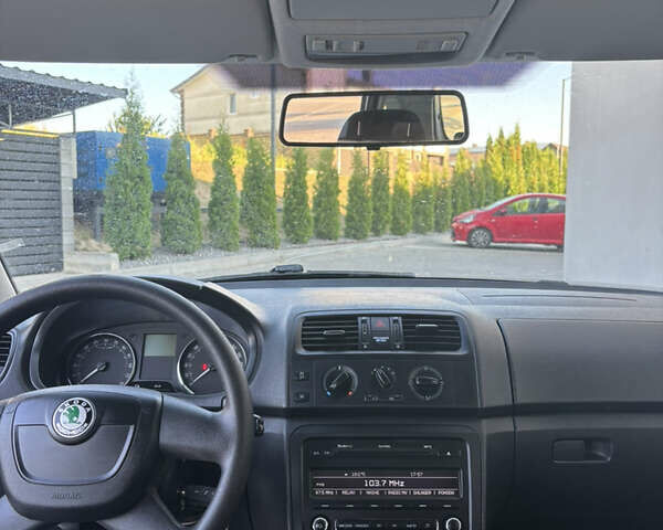 Сірий Шкода Фабія, об'ємом двигуна 1.6 л та пробігом 309 тис. км за 5750 $, фото 46 на Automoto.ua