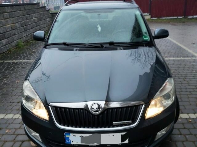 Шкода Фабия 2013 в Ужгороде на Automoto.ua Серый Шкода Фабия, объемом двигателя 0 л и пробегом 144 тыс. км за 7500 $, фото 2 на Automoto.ua