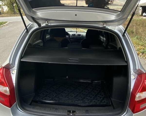 Серый Шкода Фабия, объемом двигателя 1.6 л и пробегом 240 тыс. км за 6150 $, фото 5 на Automoto.ua