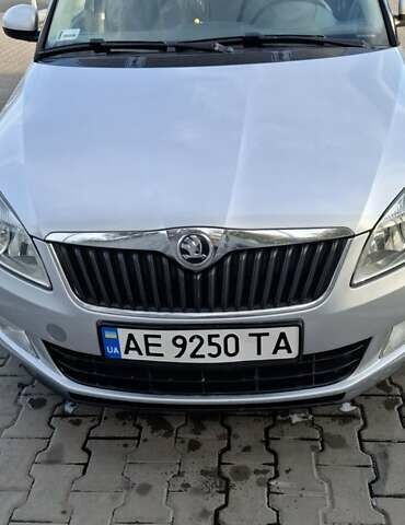 Сірий Шкода Фабія, об'ємом двигуна 1.6 л та пробігом 185 тис. км за 7200 $, фото 3 на Automoto.ua